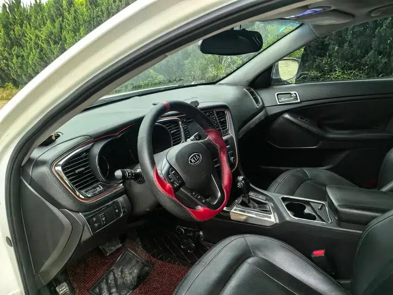 Kia K5 2011 2.0L Automatic GL — миниатюра 15
