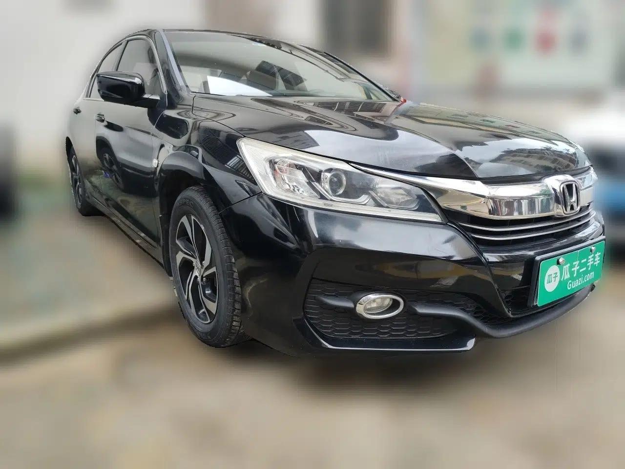 Honda Accord 2016 2.0L Elite Edition — миниатюра 3