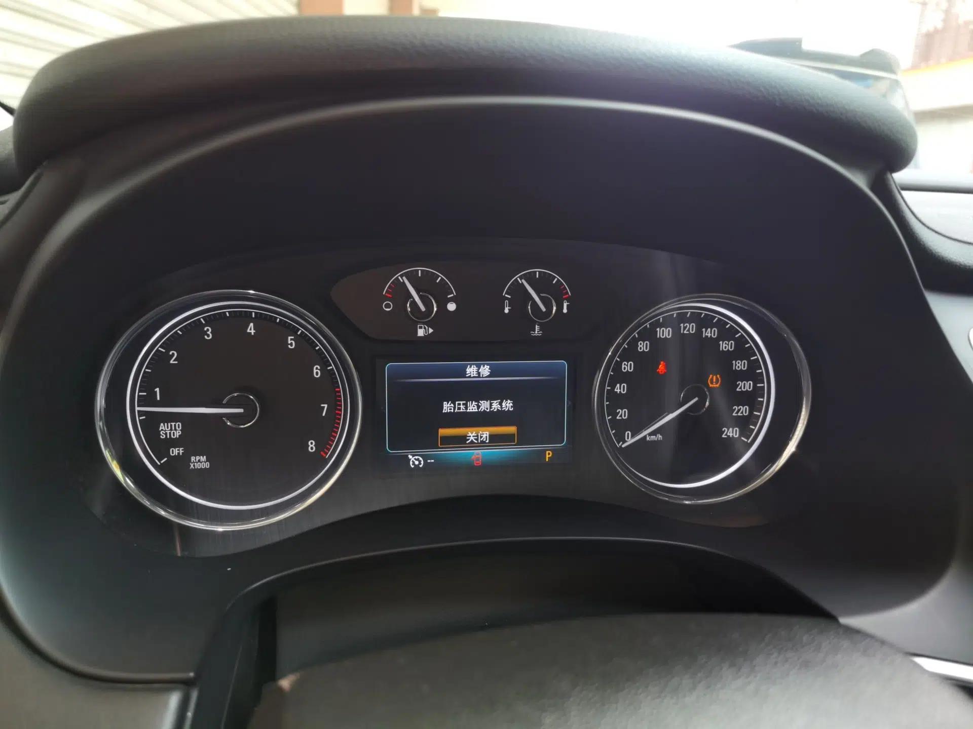 Buick LaCrosse 2018 20T Elite Edition — миниатюра 11