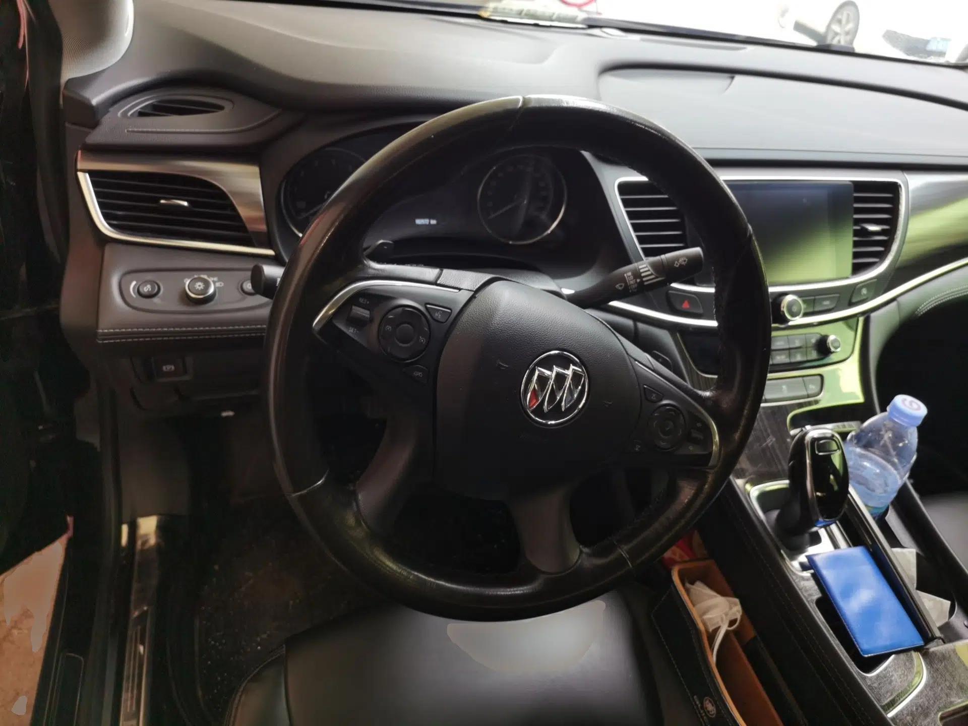 Buick LaCrosse 2018 20T Elite Edition — миниатюра 10