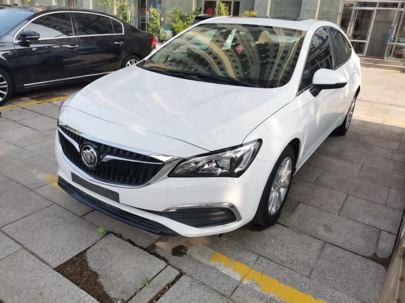 Buick Verano 2018 Sedan 20T Dual-Clutch Leading Model — миниатюра 1