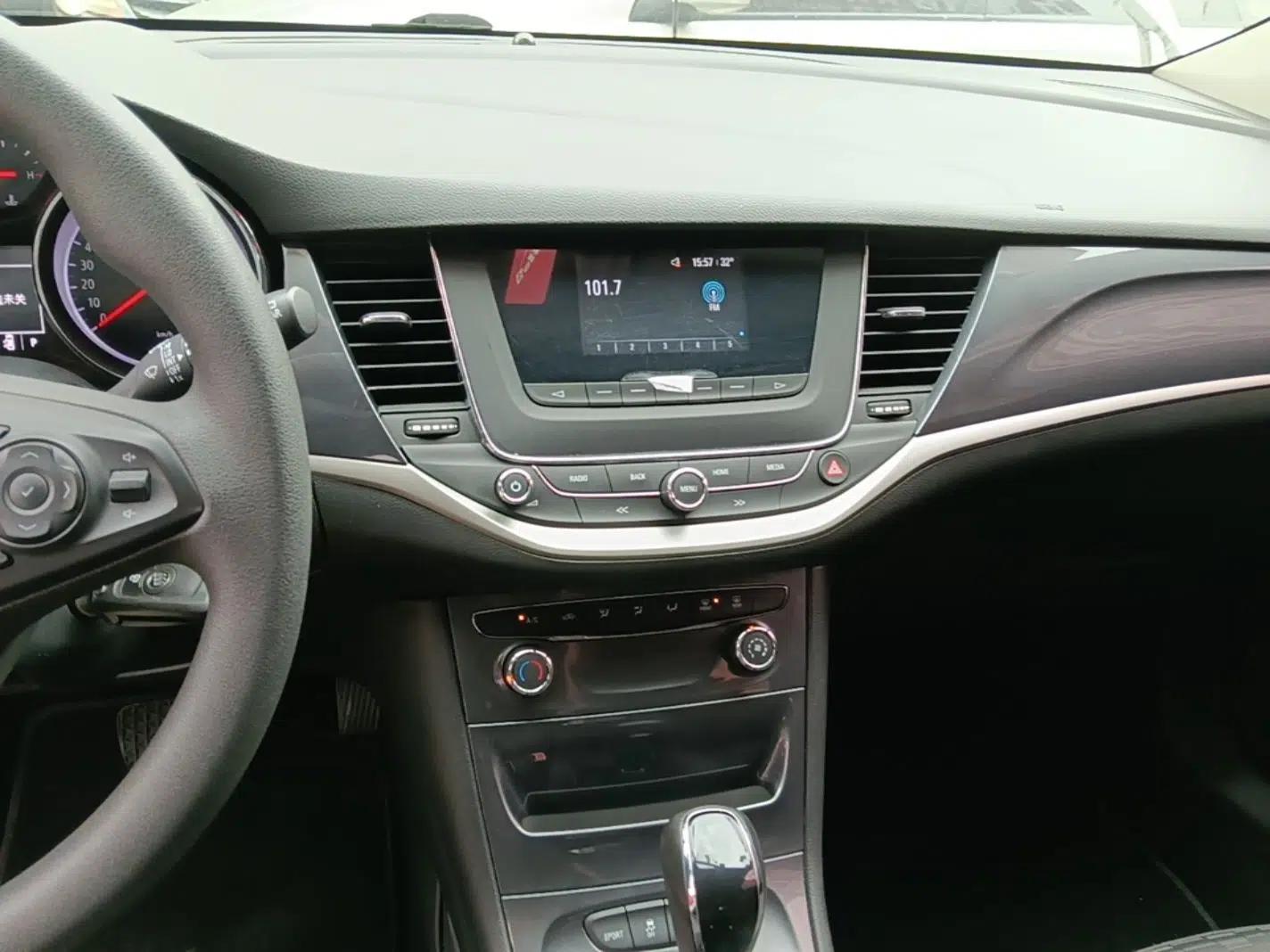 Buick Verano 2016 Hatchback 15S Automatic Ambition Model — миниатюра 15