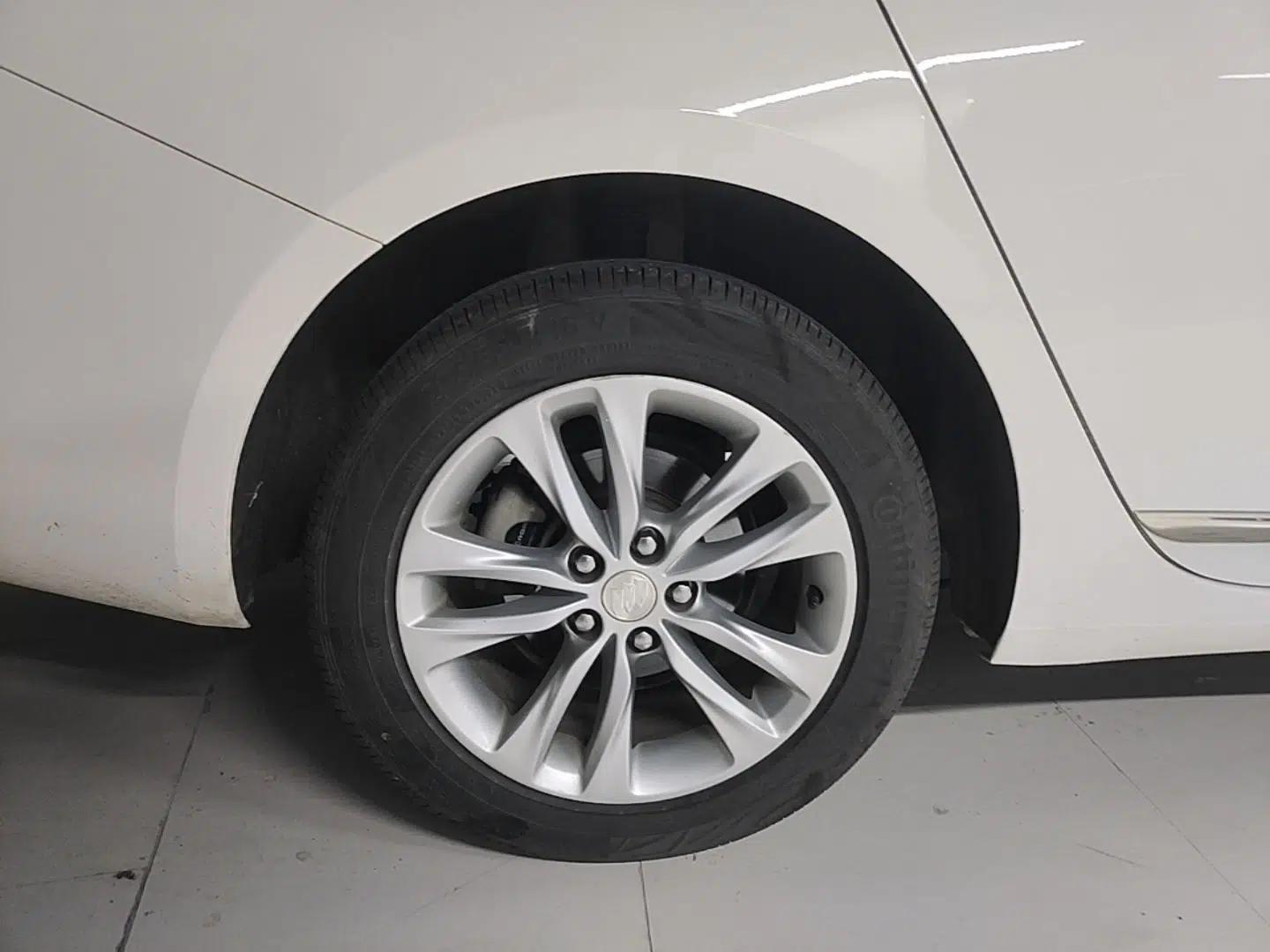 Buick Verano 2019 Sedan 20T Dual-Clutch Leading Model — миниатюра 11