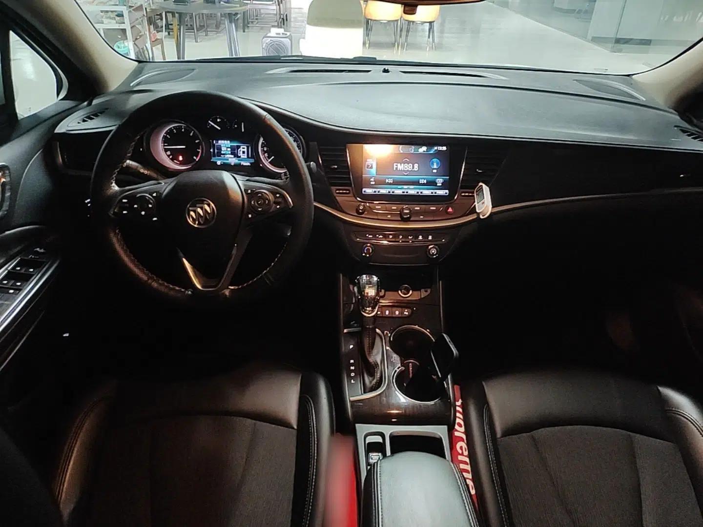 Buick Verano 2019 Sedan 20T Dual-Clutch Leading Model — миниатюра 12