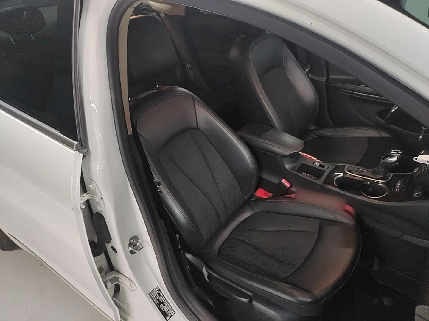 Buick Verano 2019 Sedan 20T Dual-Clutch Leading Model — миниатюра 19