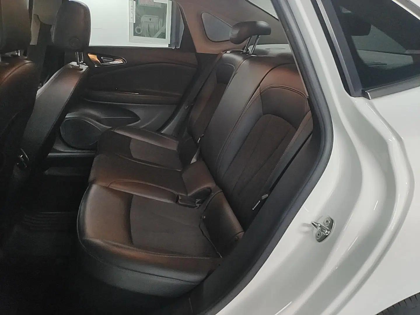 Buick Verano 2019 Sedan 20T Dual-Clutch Leading Model — миниатюра 20