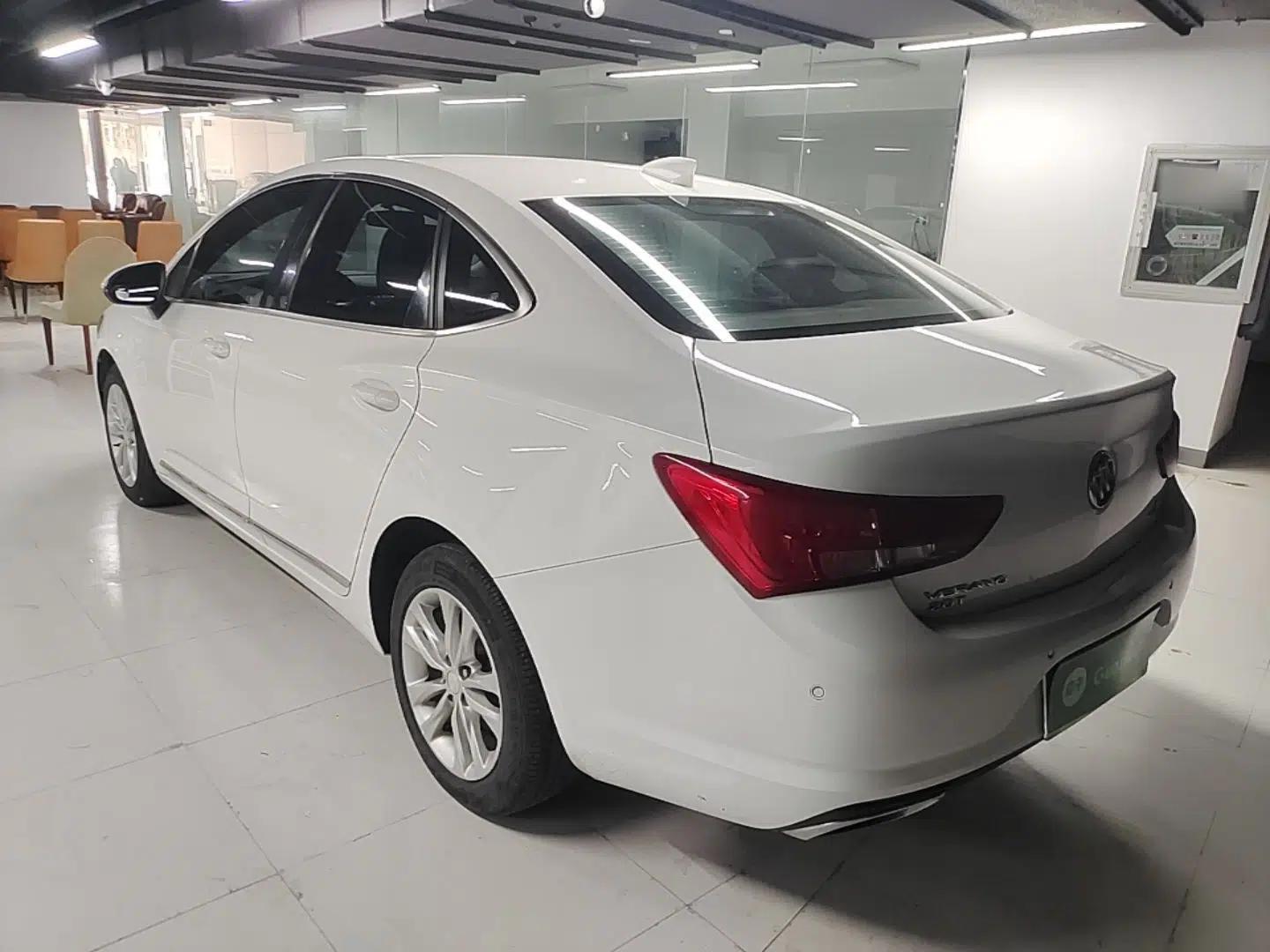 Buick Verano 2019 Sedan 20T Dual-Clutch Leading Model — миниатюра 4