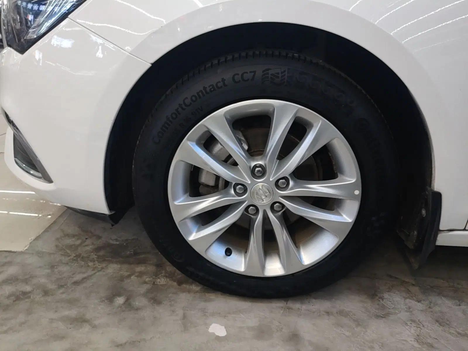 Buick Verano 2018 Sedan 20T Dual-Clutch Elite Model — миниатюра 15