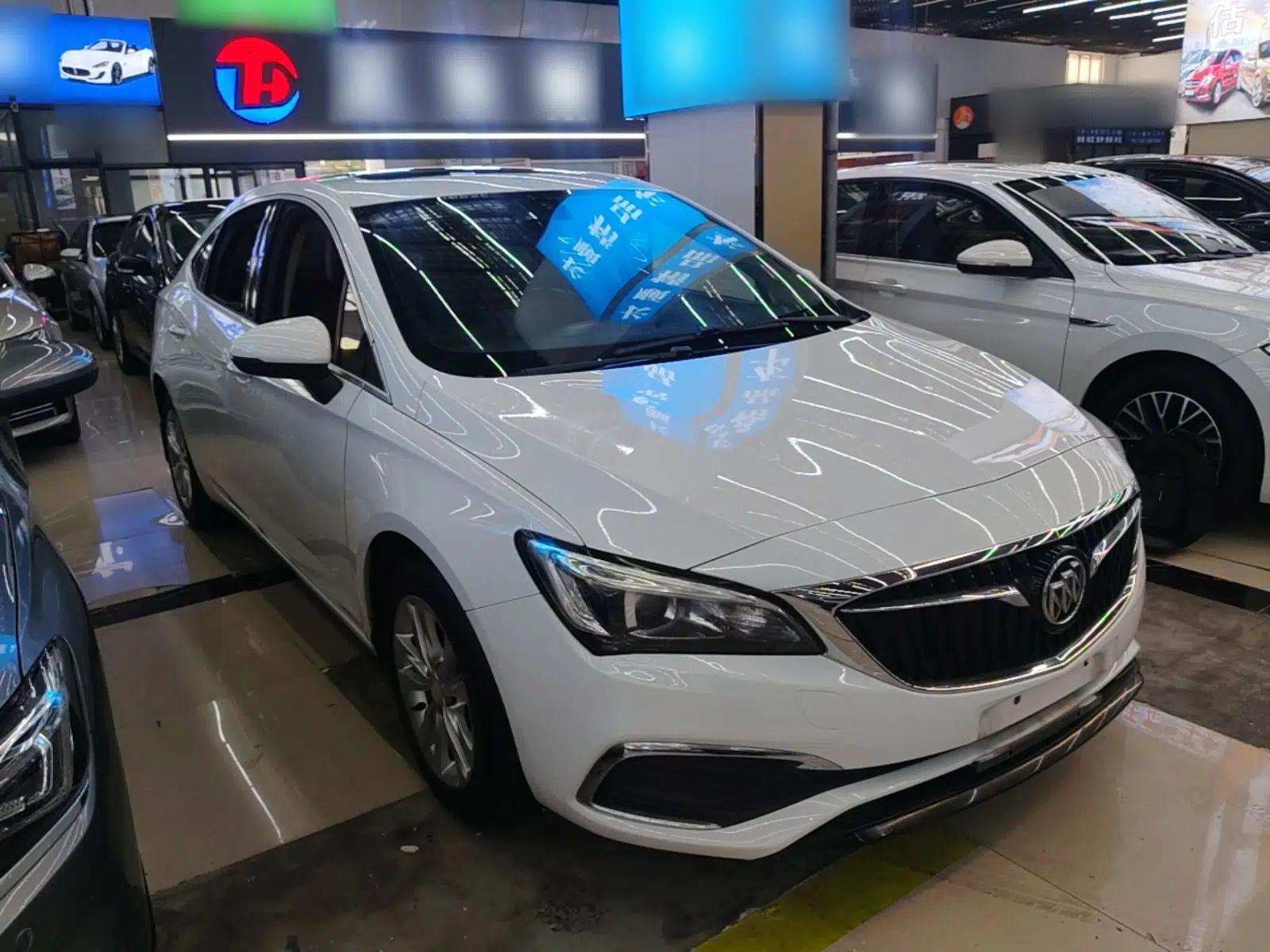 Buick Verano 2018 Sedan 20T Dual-Clutch Elite Model — миниатюра 3