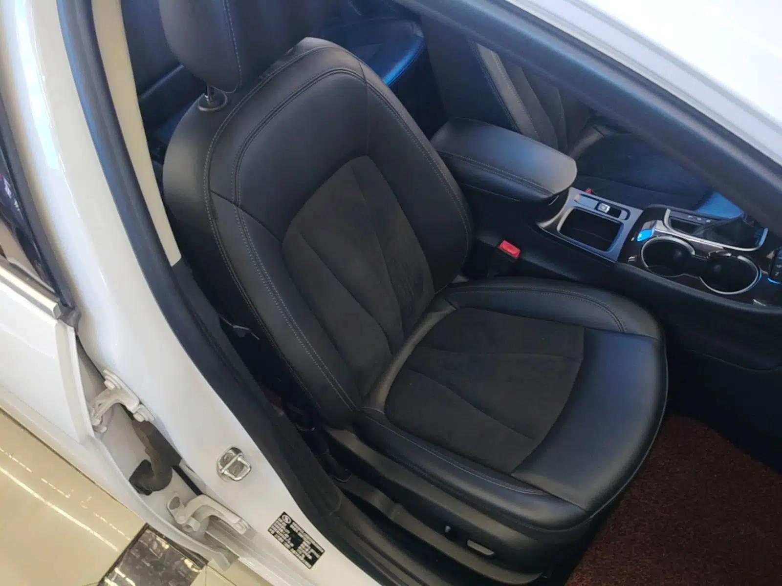 Buick Verano 2018 Sedan 20T Dual-Clutch Elite Model — миниатюра 24