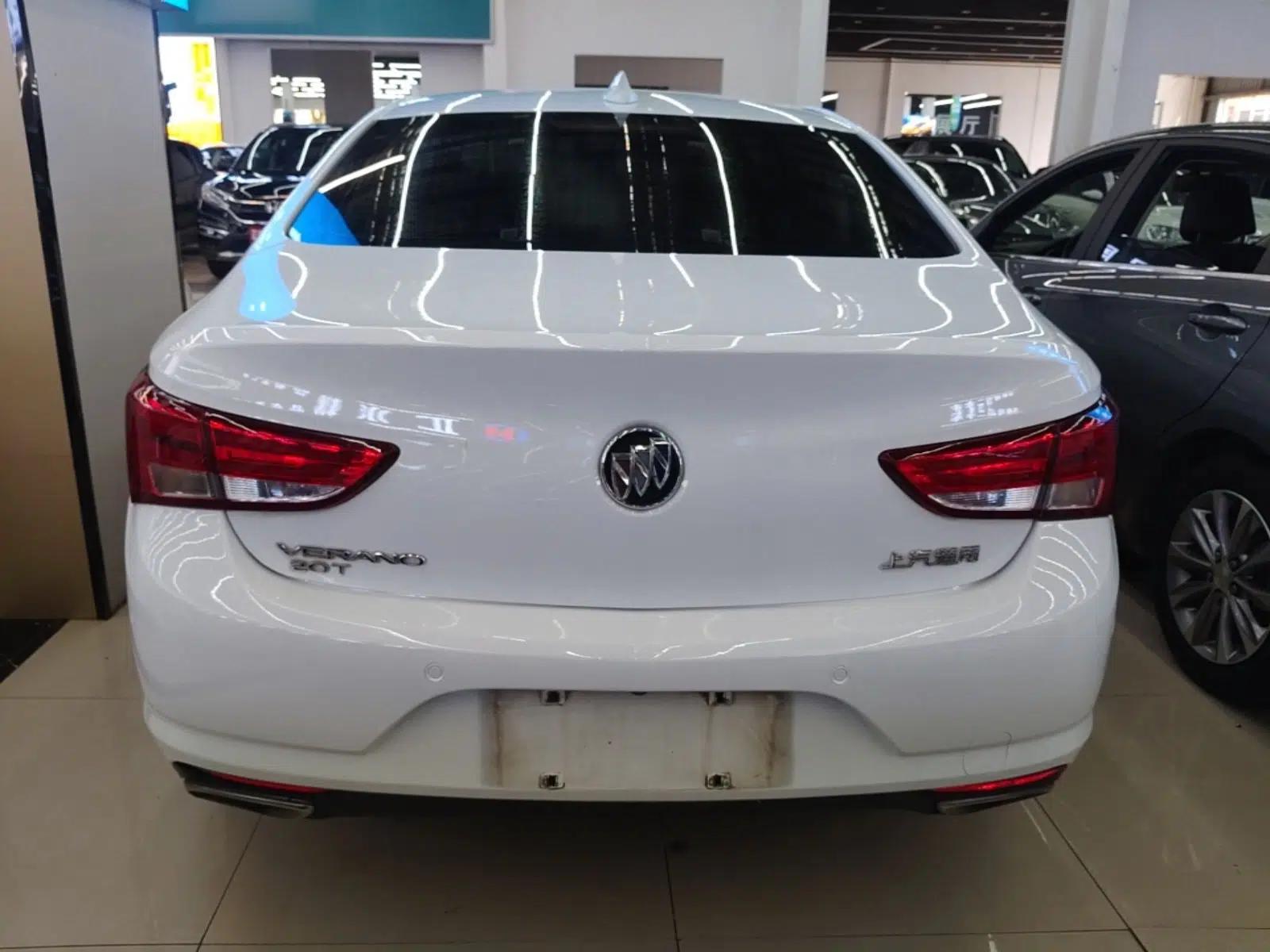 Buick Verano 2018 Sedan 20T Dual-Clutch Elite Model — миниатюра 5