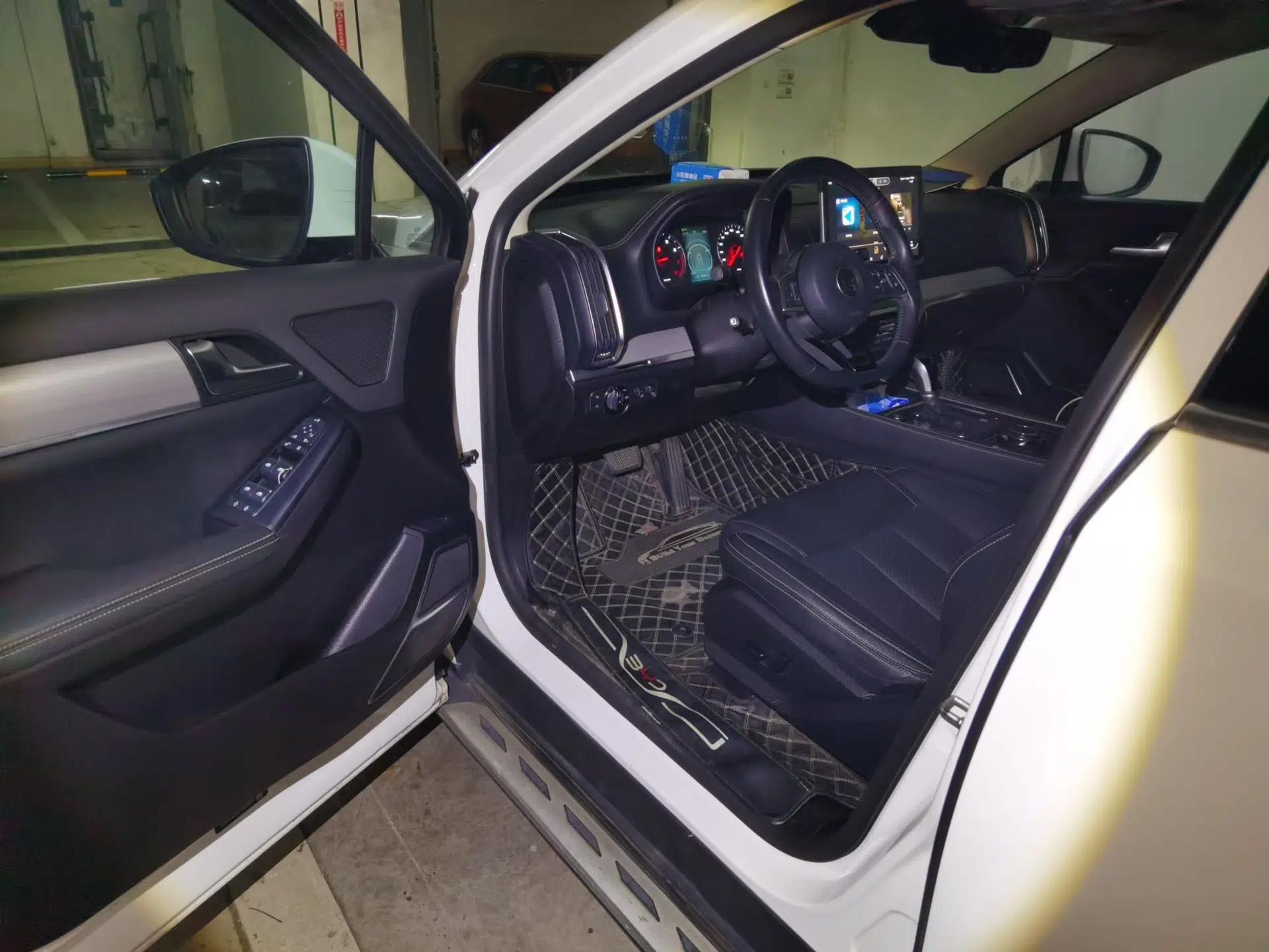 BYD Tang 2018 2.0T Automatic Smart Connect Prestige 7-Seater China V Standard — миниатюра 16