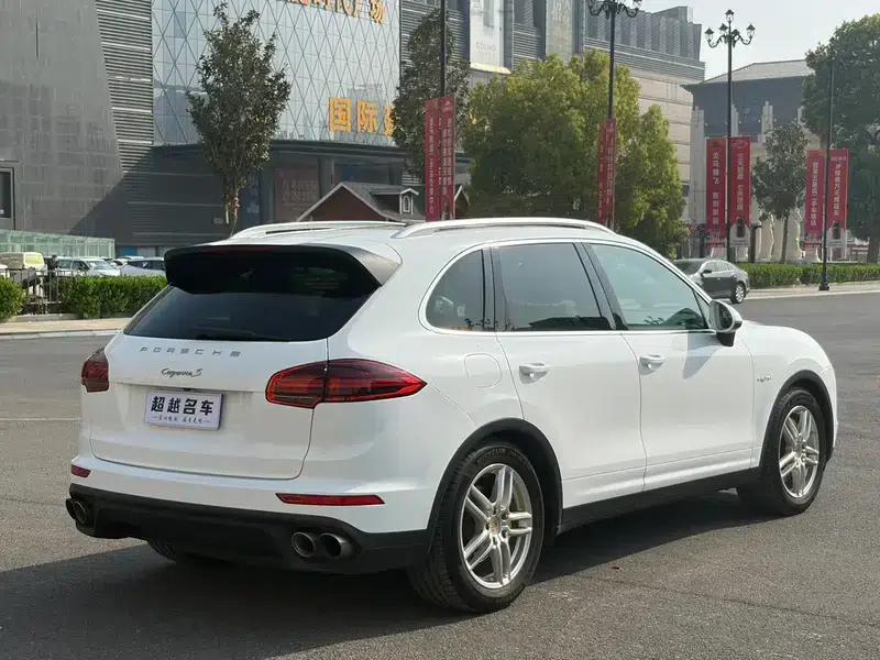 Cayenne E-Hybrid 2015 Cayenne S E-Hybrid 3.0T — миниатюра 6
