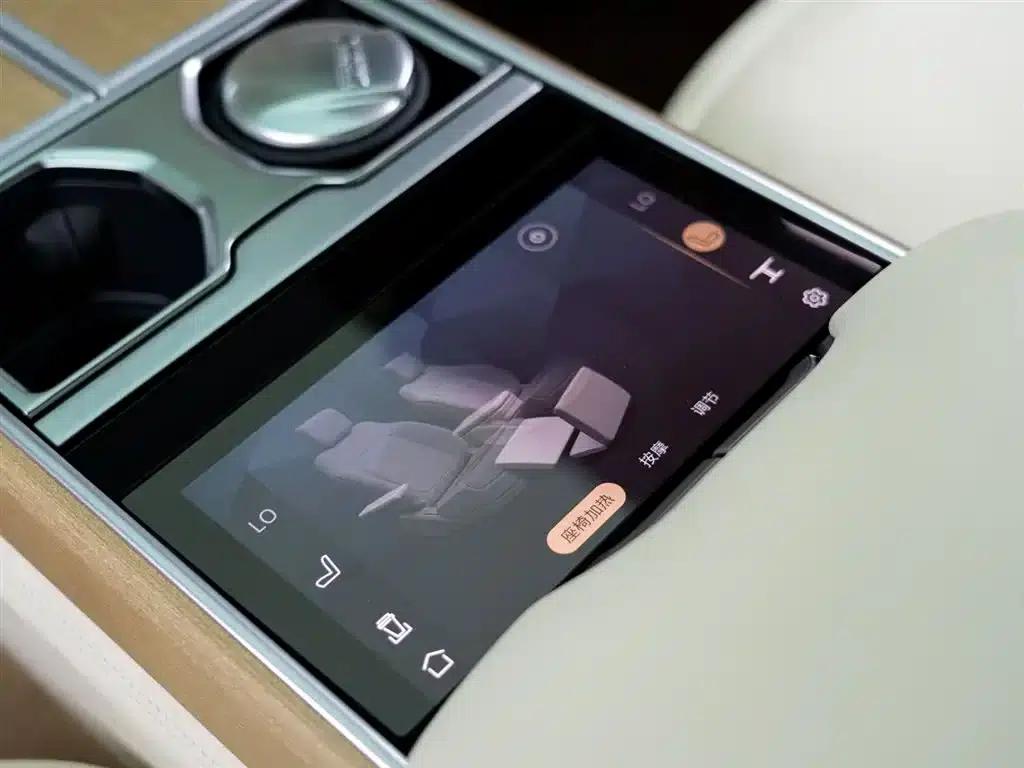 2024 Range Rover 4.4 V8 SV Autobiography Long Wheelbase 4-Seat — миниатюра 13
