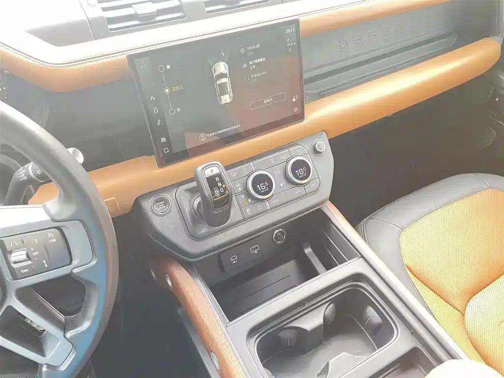 2024 Land Rover Defender 110 3.0T P400 X — миниатюра 18