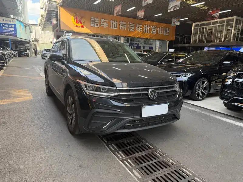 Tiguan L 2025 Outstanding Edition 300TSI 2WD Dragon Edition — миниатюра 3