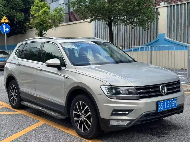 Tiguan L 2017 330TSI Automatic 2WD Comfort Edition — миниатюра 3