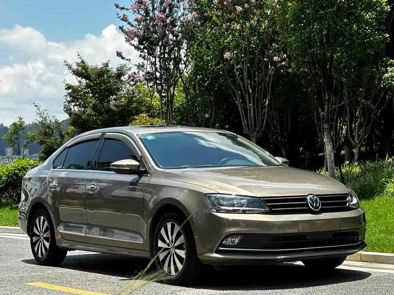 2015 Volkswagen Sagitar 230TSI Automatic Comfort Model — миниатюра 3