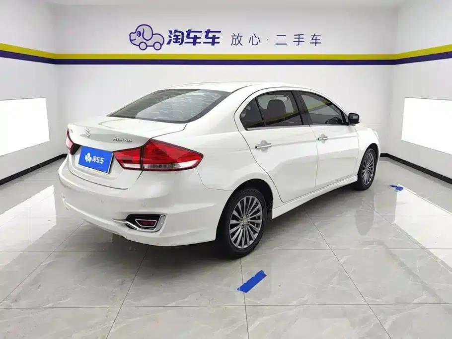 Ciaz 2015 1.6L Automatic Enjoyment Edition — миниатюра 3