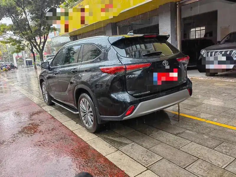 2022 Toyota Highlander 380T AWD Premium 7-seater — миниатюра 3