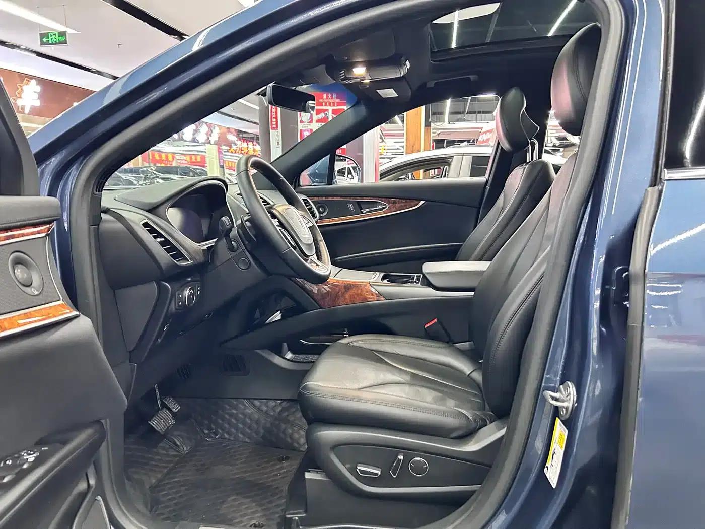 2019 Navigator Imported Model 2.0T 4WD Premium Edition (National V Emission Standard) — миниатюра 8