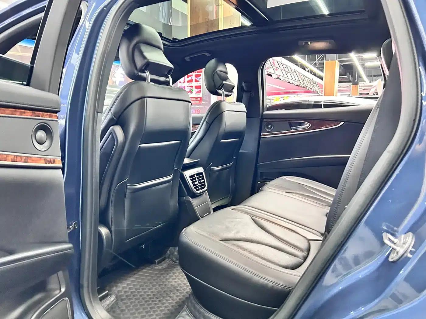 2019 Navigator Imported Model 2.0T 4WD Premium Edition (National V Emission Standard) — миниатюра 10