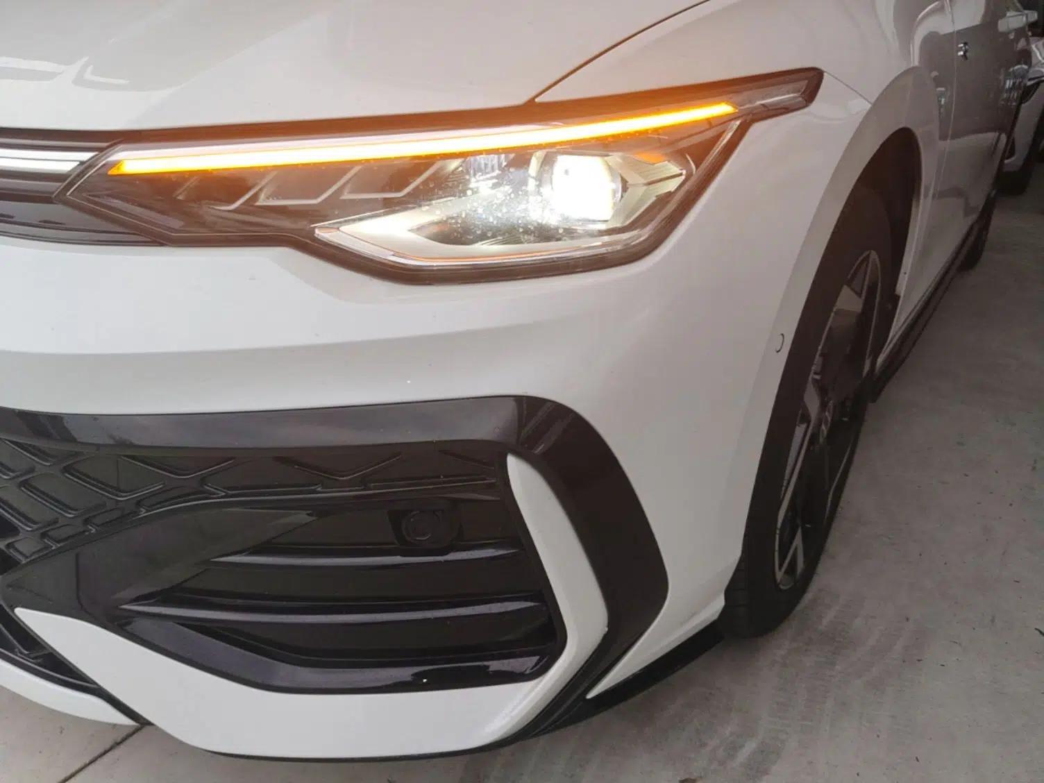 Volkswagen Golf 2025 300TSI R-Line — миниатюра 8