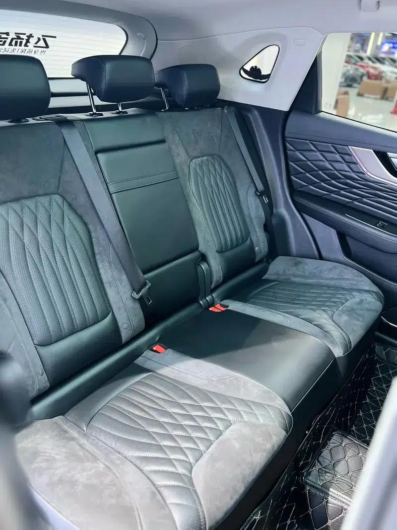 Hongqi HS5 2022 2.0T Intelligent Flagship Edition — миниатюра 17