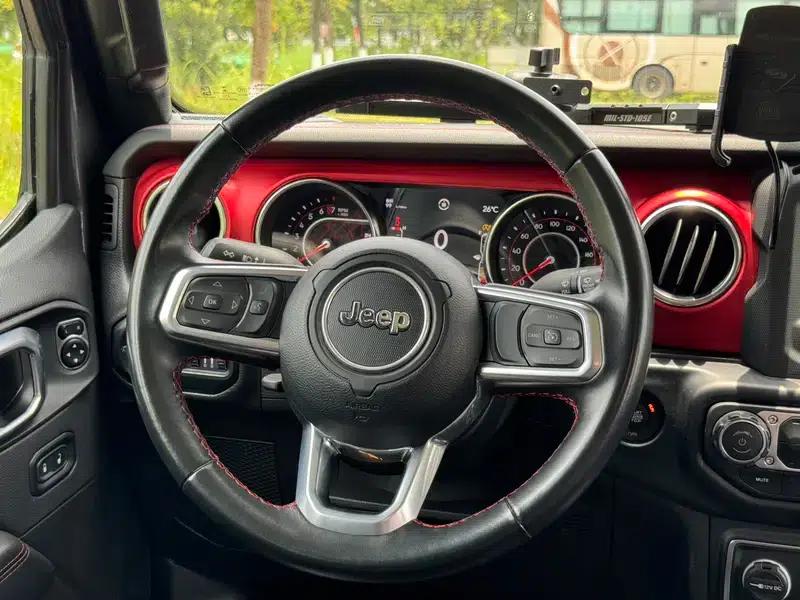 Gladiator 2022 3.6L Automatic 4WD 5-seater Parallel Import — миниатюра 11
