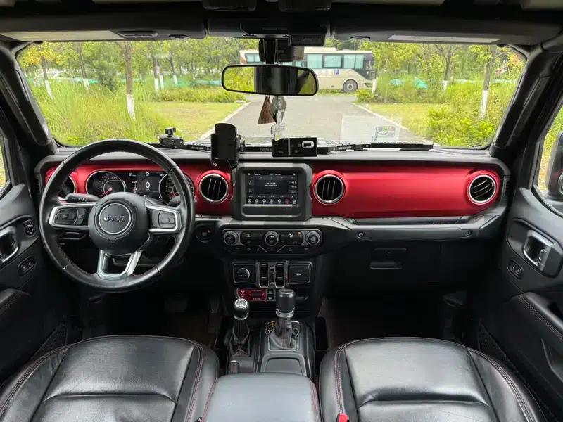 Gladiator 2022 3.6L Automatic 4WD 5-seater Parallel Import — миниатюра 14