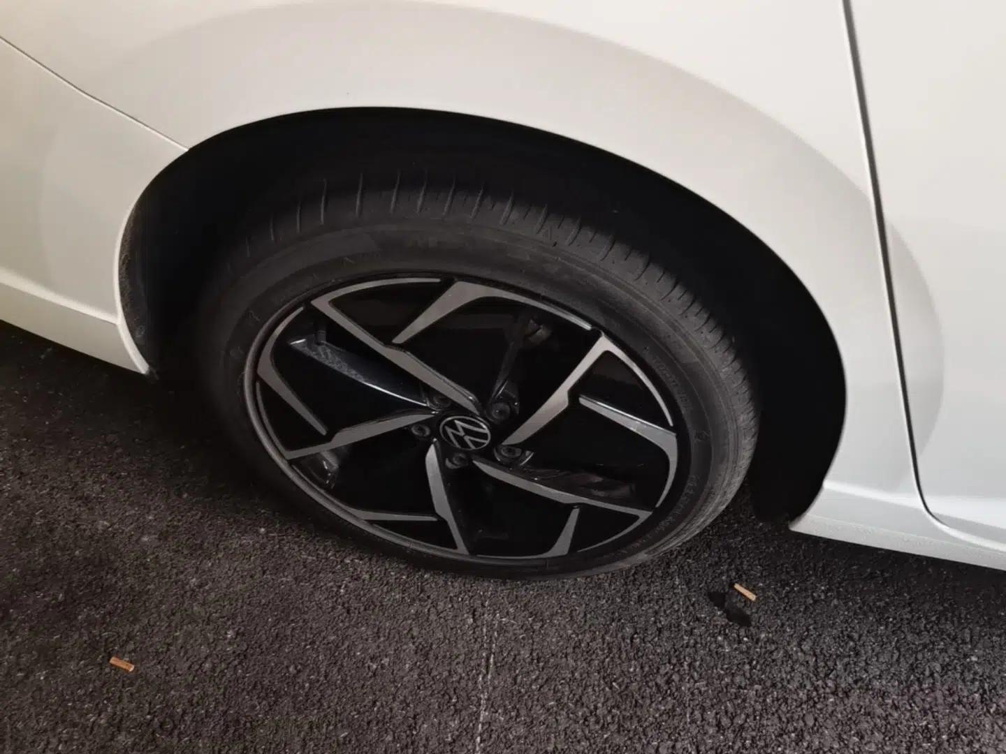 Volkswagen Lavida 2023 300TSI DSG Starry Full-Comfort Edition — миниатюра 11