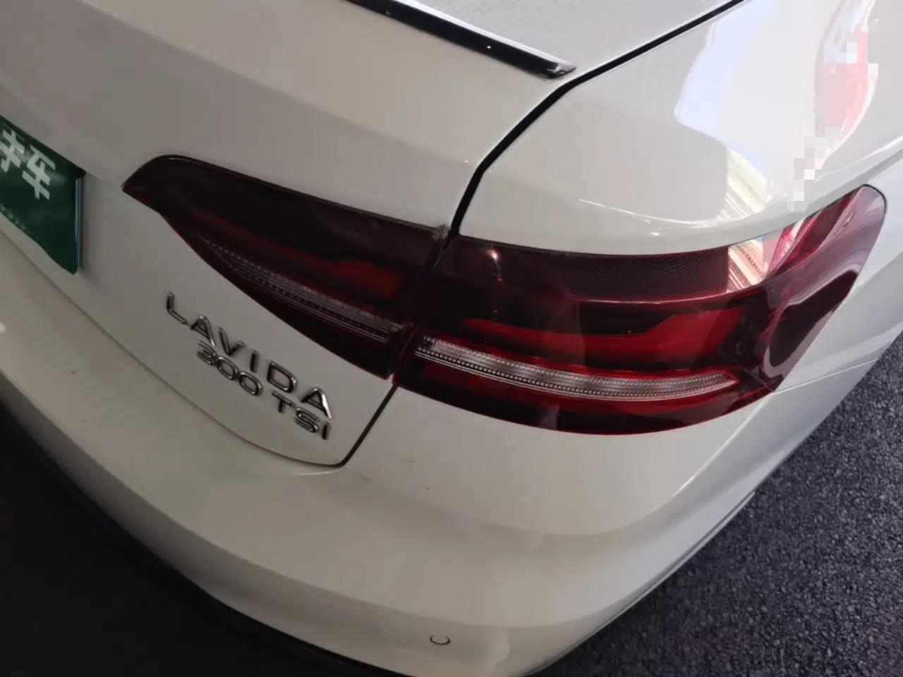 Volkswagen Lavida 2023 300TSI DSG Starry Full-Comfort Edition — миниатюра 9