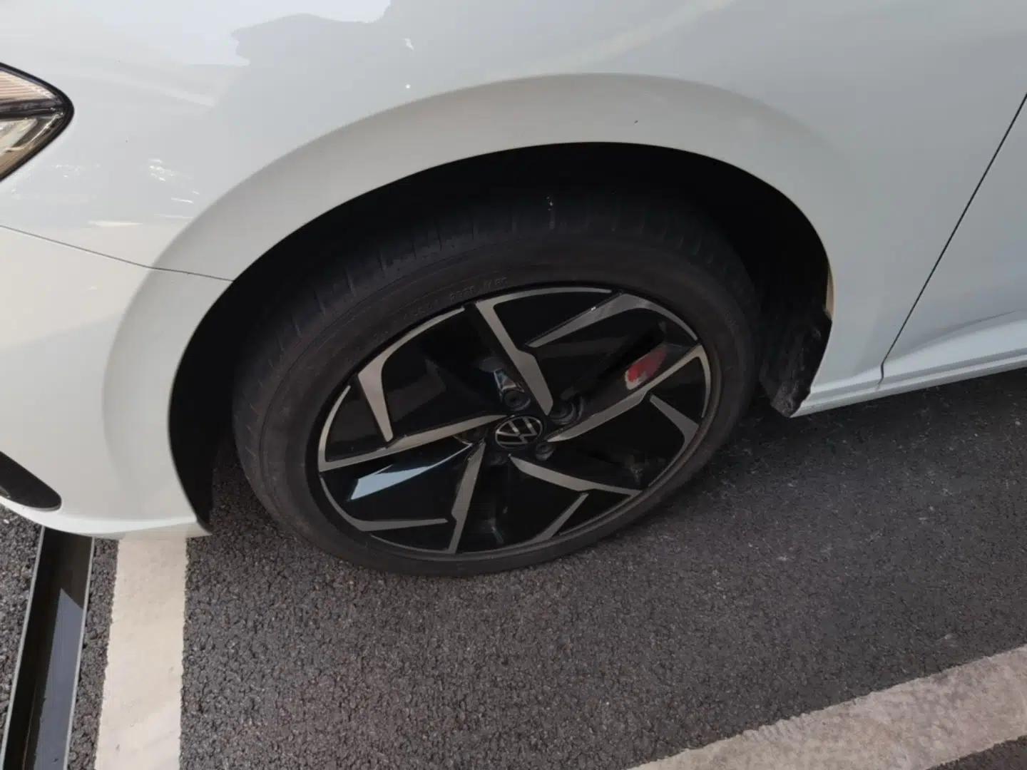 Volkswagen Lavida 2023 300TSI DSG Starry Full-Comfort Edition — миниатюра 10