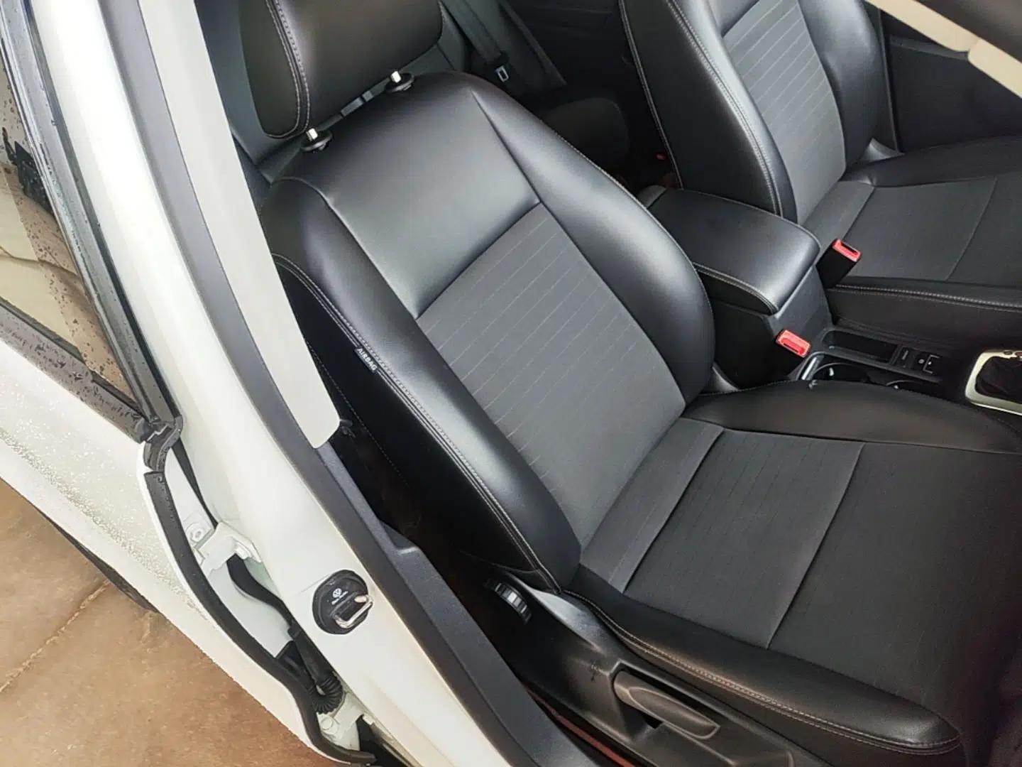 Volkswagen Tiguan 2016 280TSI Automatic Two-Wheel-Drive Silk Road Style Edition — миниатюра 19