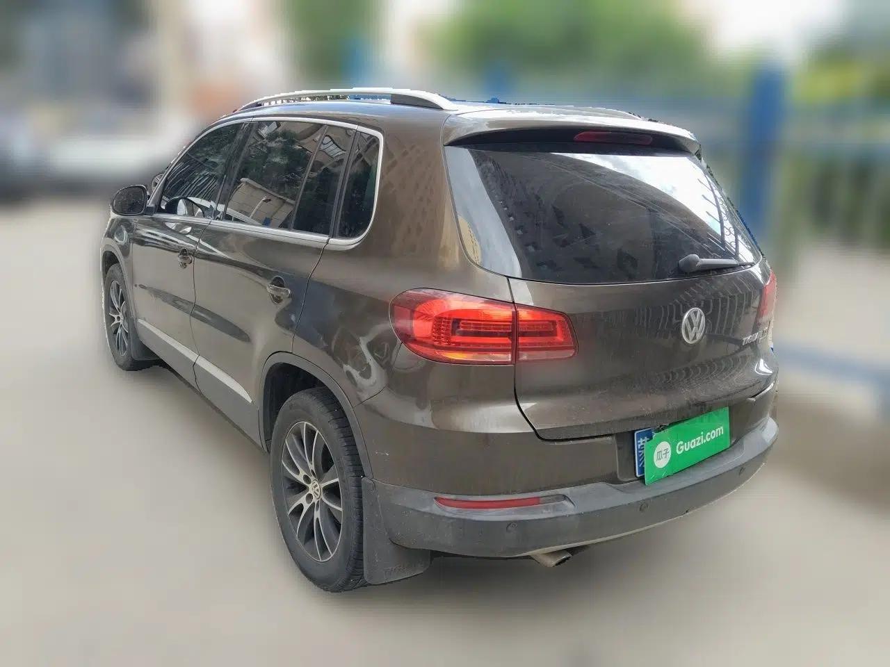 Volkswagen Tiguan 2013 2.0 TSI Automatic All-Wheel Drive Luxury Edition — миниатюра 4