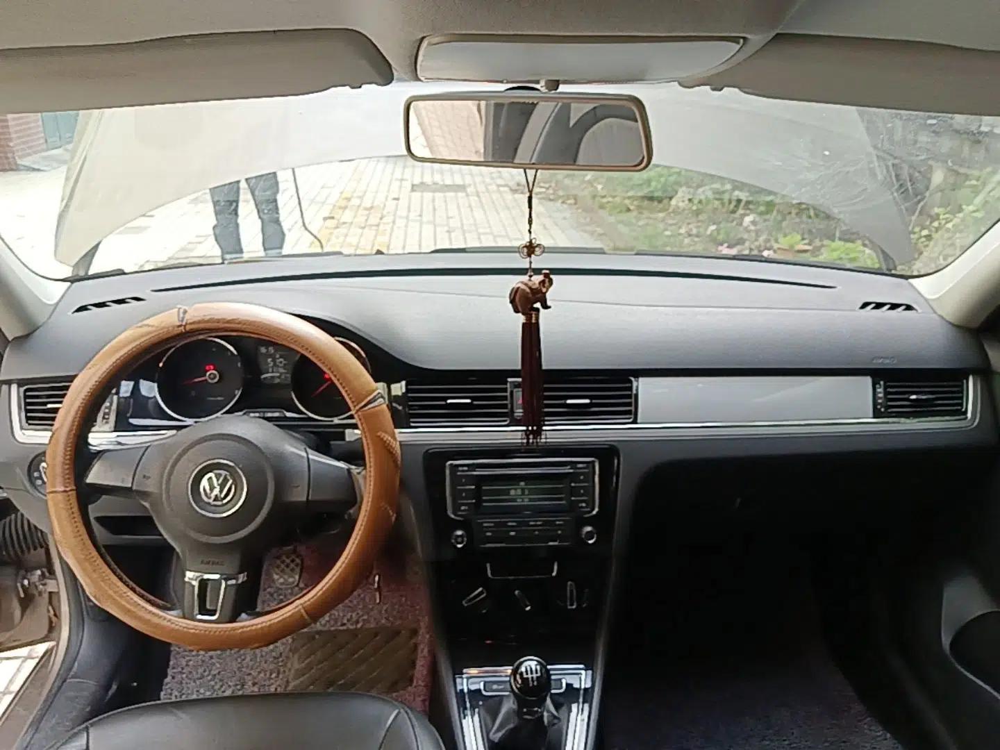 Volkswagen Bora 2013 1.6L Manual Comfort Model — миниатюра 9