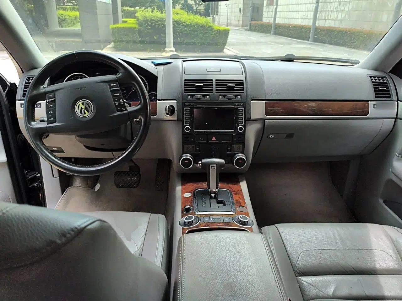 Volkswagen Touareg 2010 3.6 Limited Luxury Edition — миниатюра 9