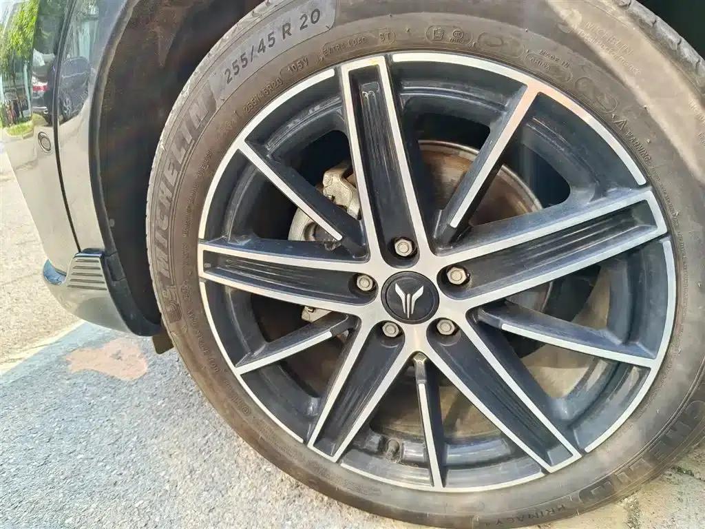 Voyah 2025 Four-Wheel Drive Qiankun Edition — миниатюра 18