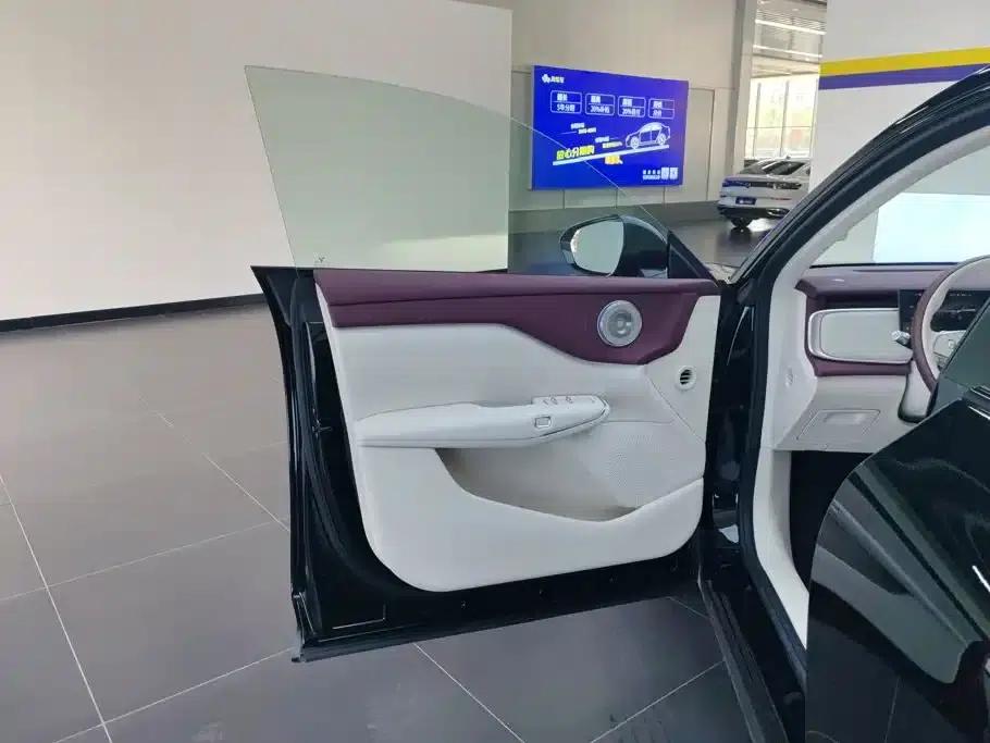 Voyah 2025 Four-Wheel Drive Qiankun Edition — миниатюра 7
