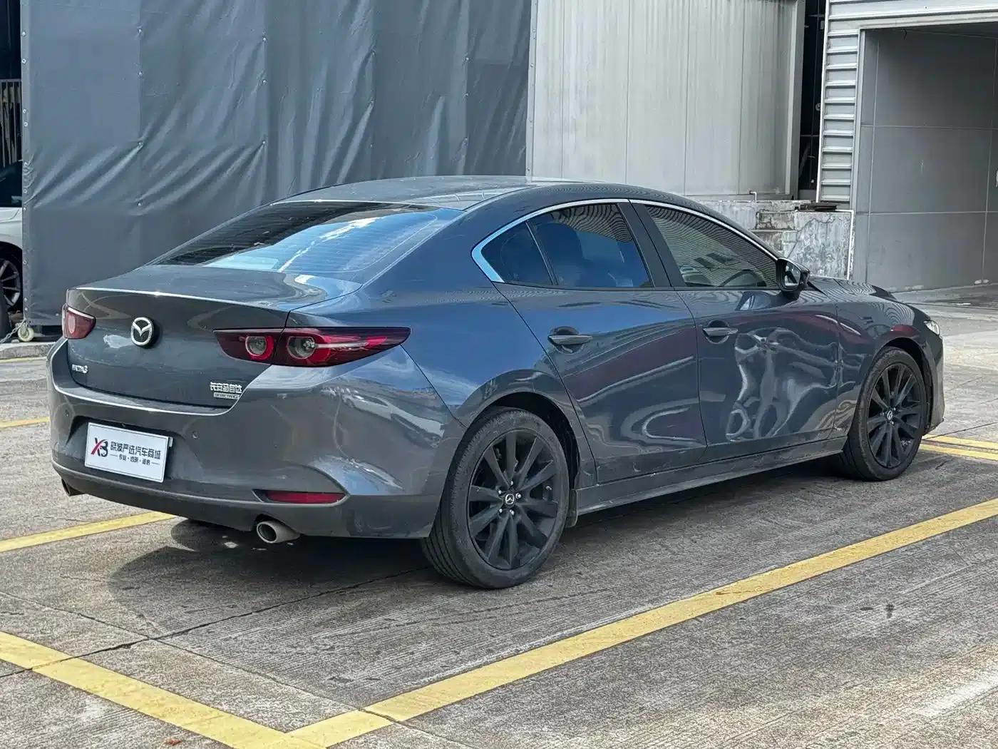 Mazda3 Axela 2022 2.0L Automatic Premium Black Edition — миниатюра 5