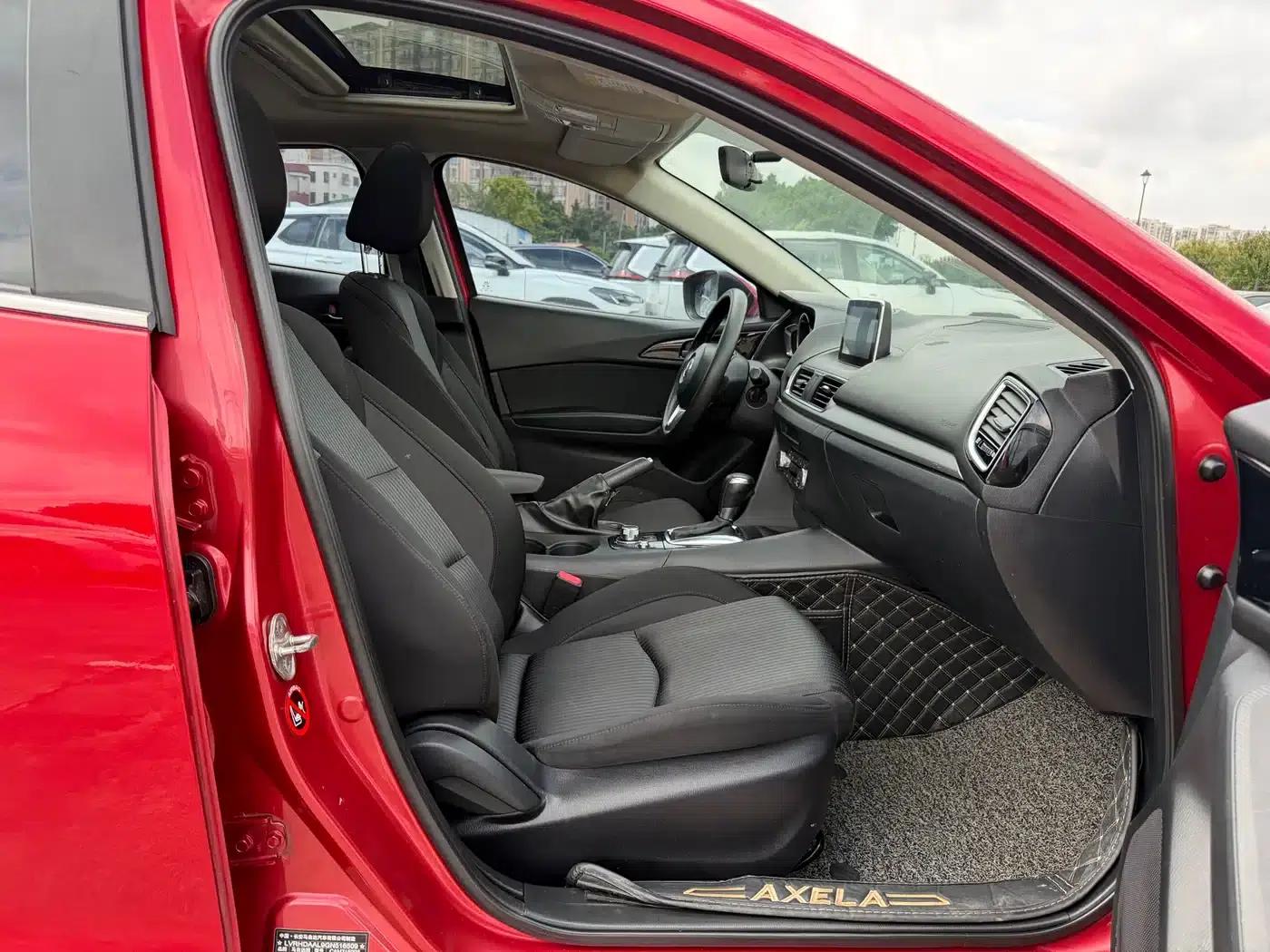 Mazda3 Axela 2016 Hatchback 1.5L Automatic Luxury — миниатюра 19