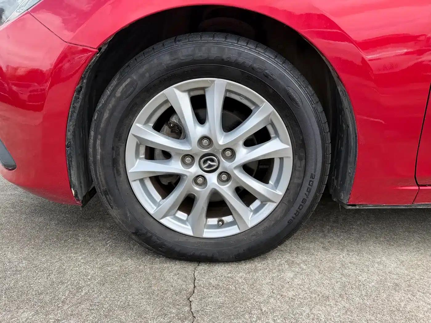 Mazda3 Axela 2016 Hatchback 1.5L Automatic Luxury — миниатюра 5