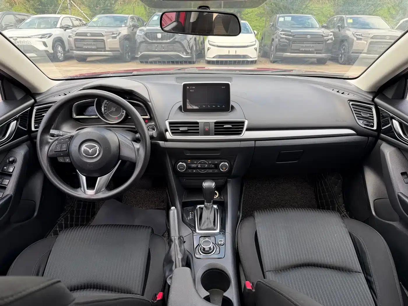 Mazda3 Axela 2016 Hatchback 1.5L Automatic Luxury — миниатюра 8