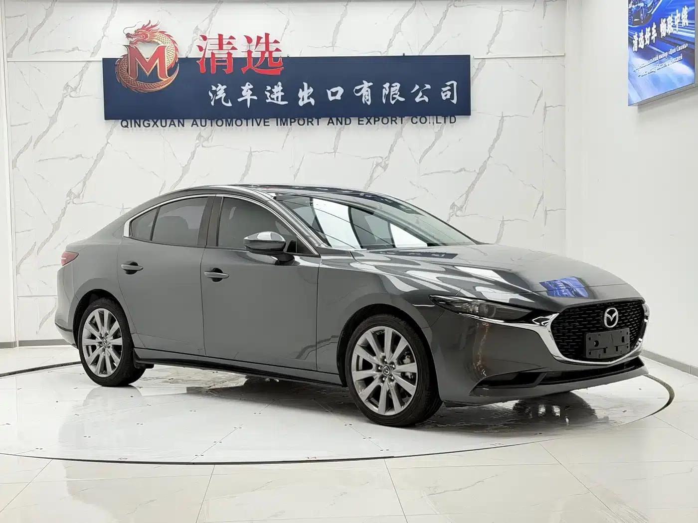 Mazda3 Axela 2022 2.0L Automatic Premium Edition — миниатюра 3