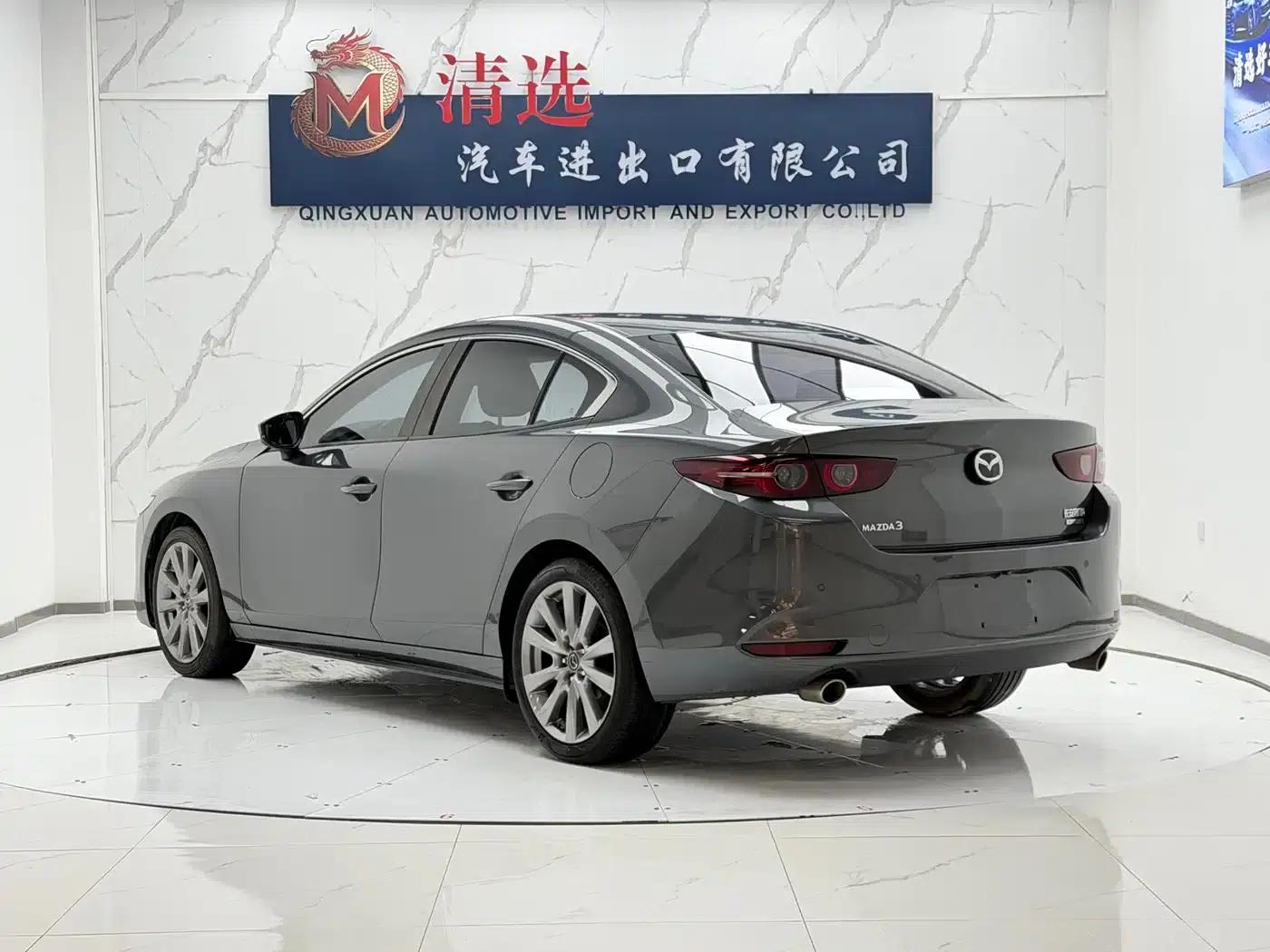 Mazda3 Axela 2022 2.0L Automatic Premium Edition — миниатюра 4