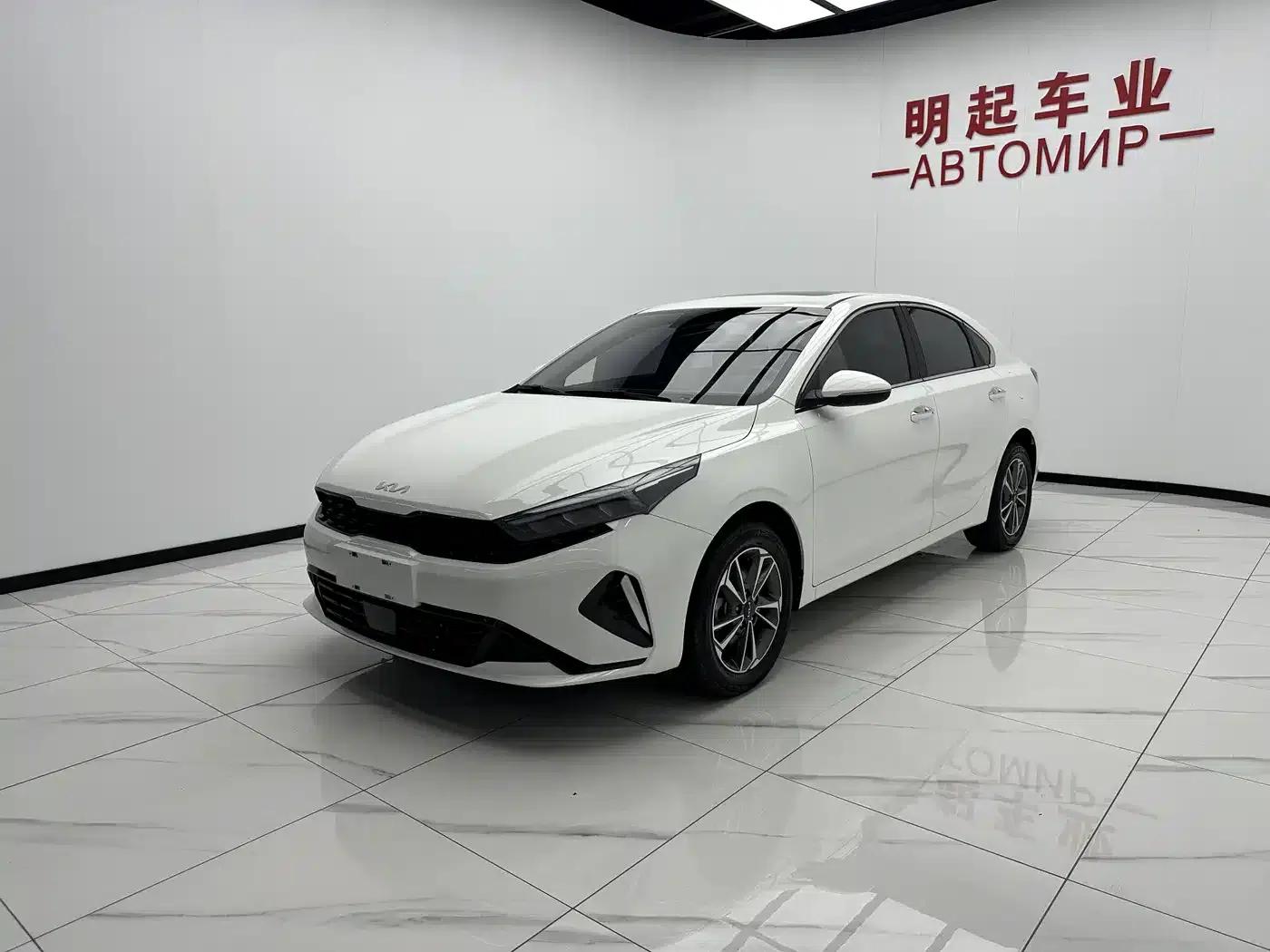Kia K3 2023 1.5L CVT Luxury Edition — миниатюра 4