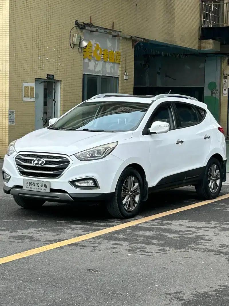 Hyundai ix35 2015 2.0L Automatic 2WD Smart Model (National IV Emission Standard) — миниатюра 1