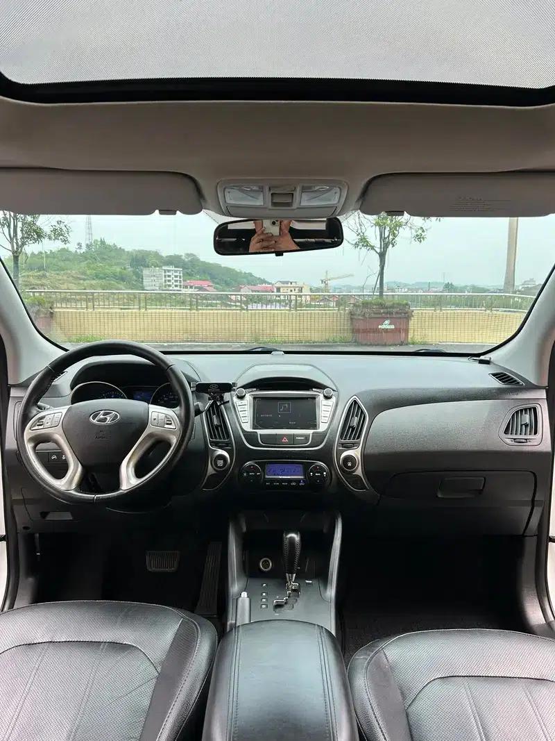 Hyundai ix35 2015 2.0L Automatic 2WD Smart Model (National IV Emission Standard) — миниатюра 12