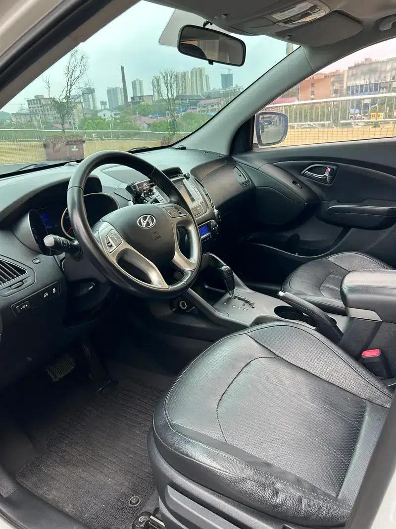 Hyundai ix35 2015 2.0L Automatic 2WD Smart Model (National IV Emission Standard) — миниатюра 8
