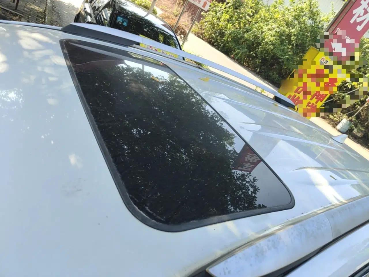 Toyota RAV4 2015 2.0L CVT Two-Wheel Drive Fashion Edition — миниатюра 7